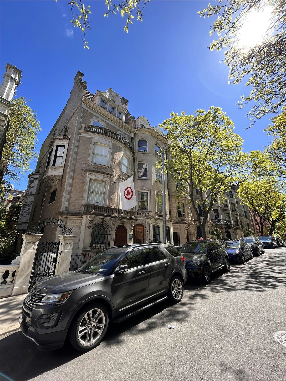 Gast\u00f3n Frydman, piano, at Nicholas Roerich Museum