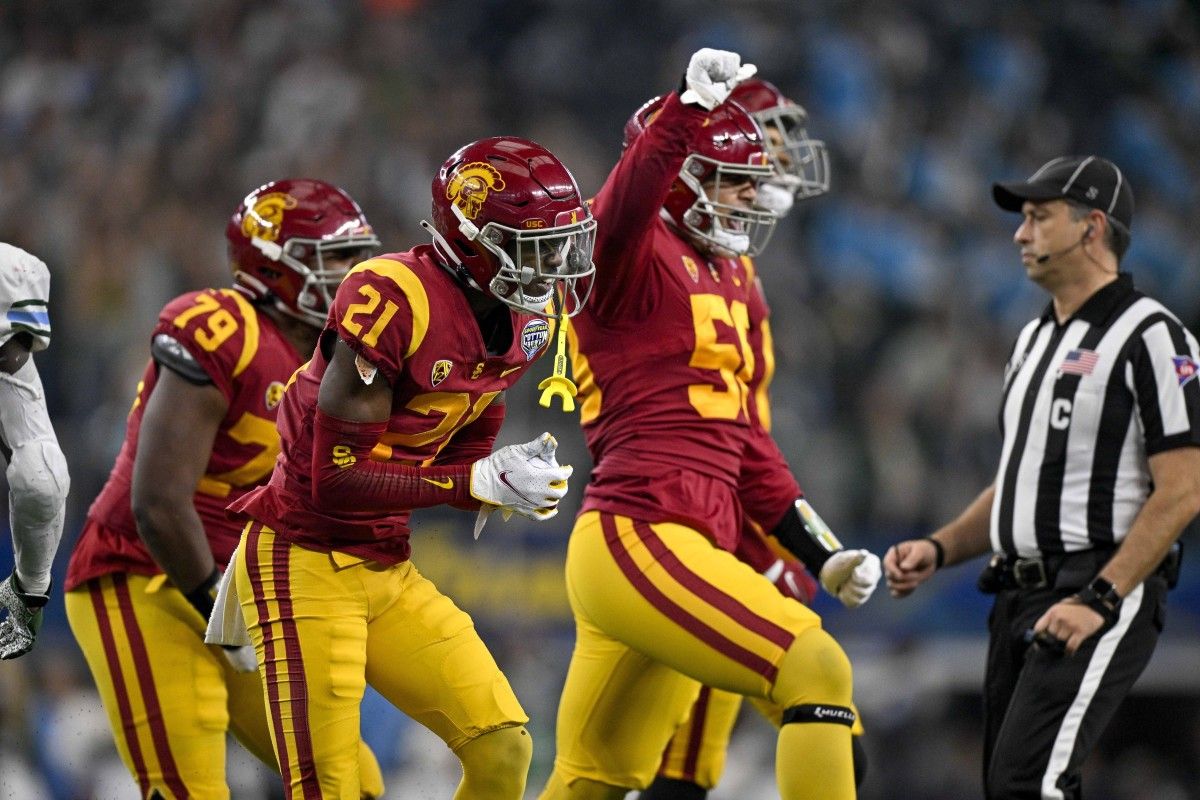 USC Trojans vs. Wisconsin Badgers at Los Angeles Memorial Coliseum