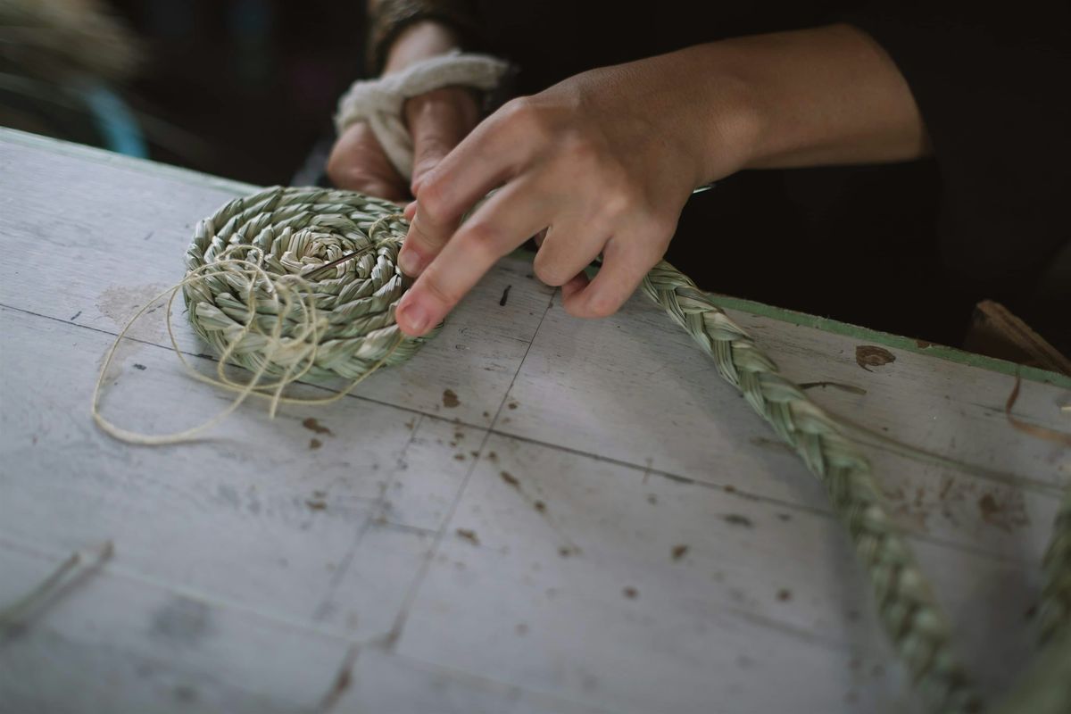 Weaving with Kunisaki Shichit\u014di Grass