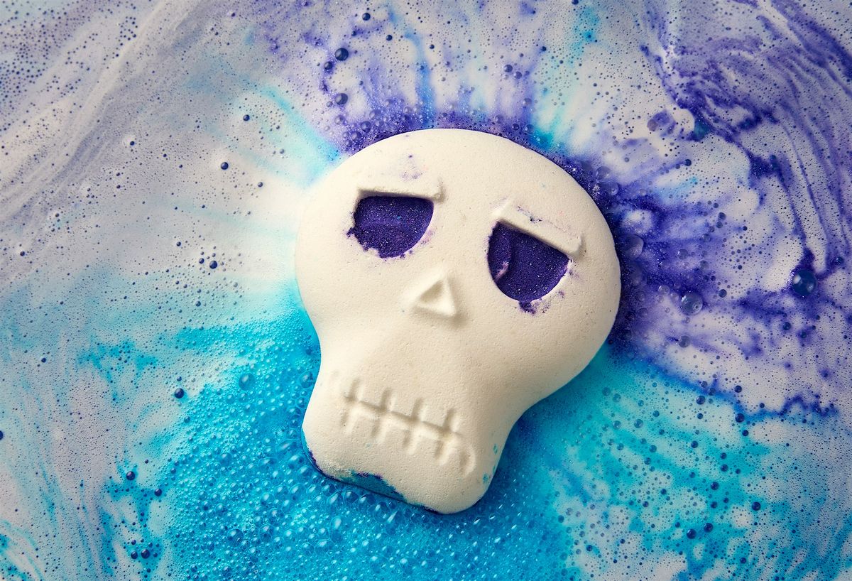 \u00a1Crea tu propia bomba de Halloween  en Lush Plenilunio!