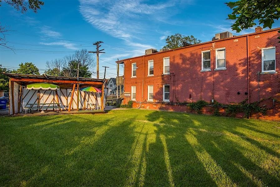 Backyard Yoga at Hostel Detroit