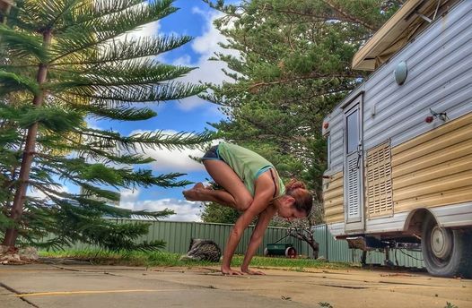 Yoga Core & Hand balancing (Wednesday eves - Perth time)