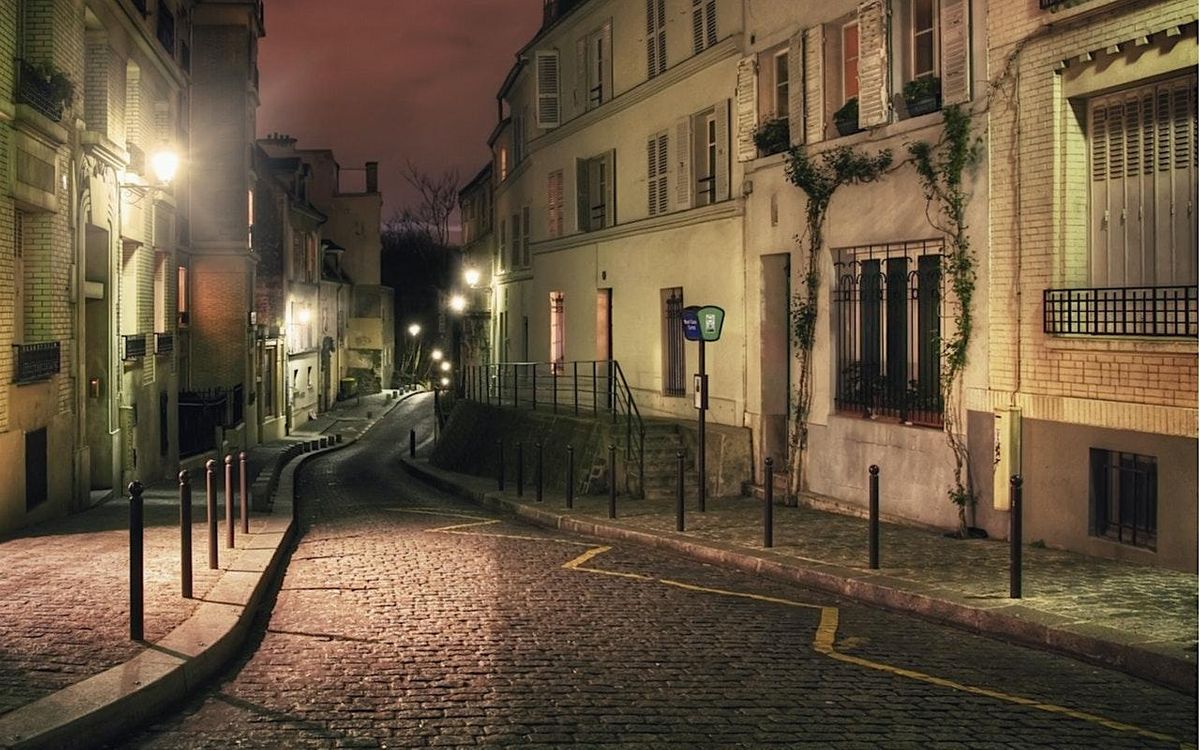 Ghosts of Paris: Mona Lisa's M**der Outdoor Escape Game