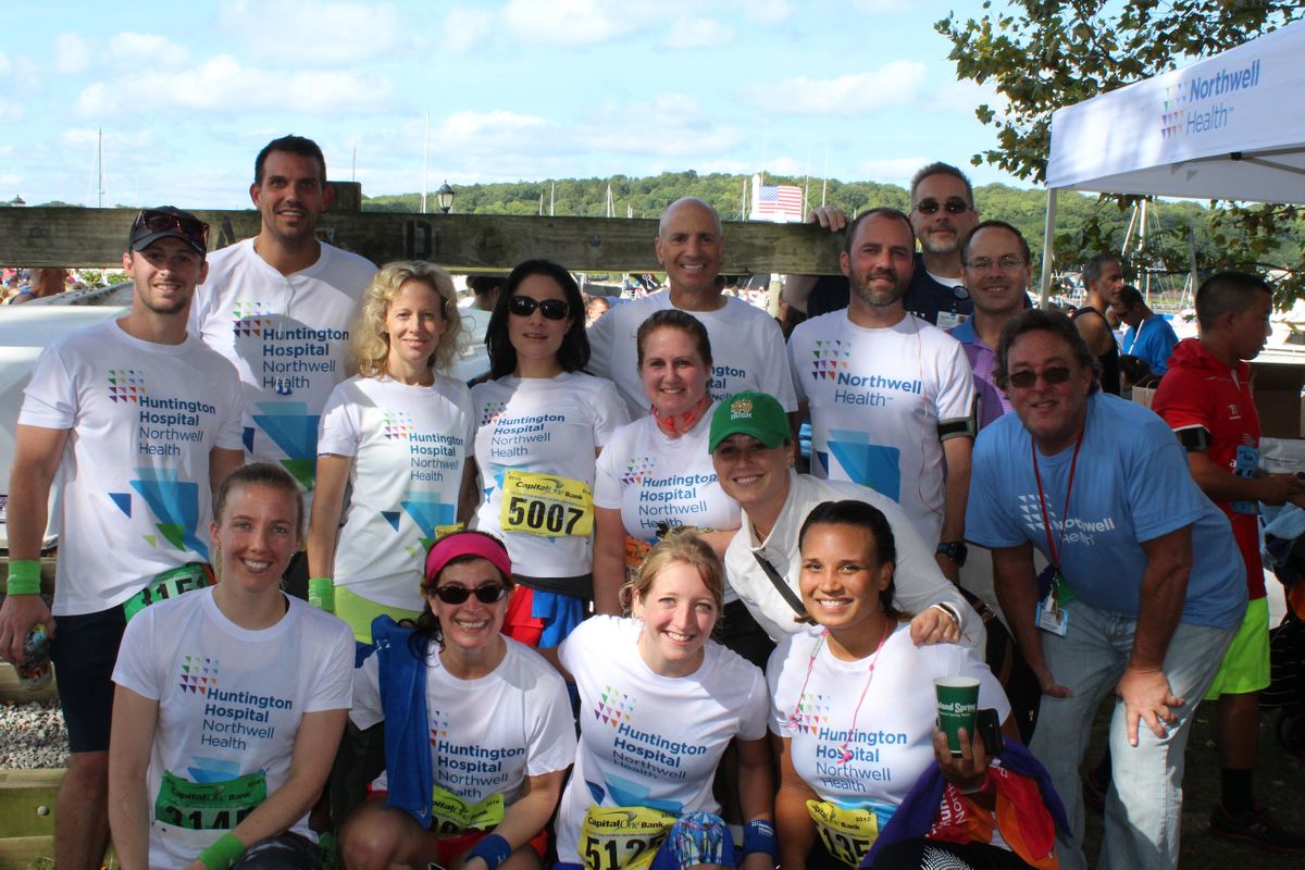 Cow Harbor 10K race Volunteers 2022, Northport Village, 17 September 2022