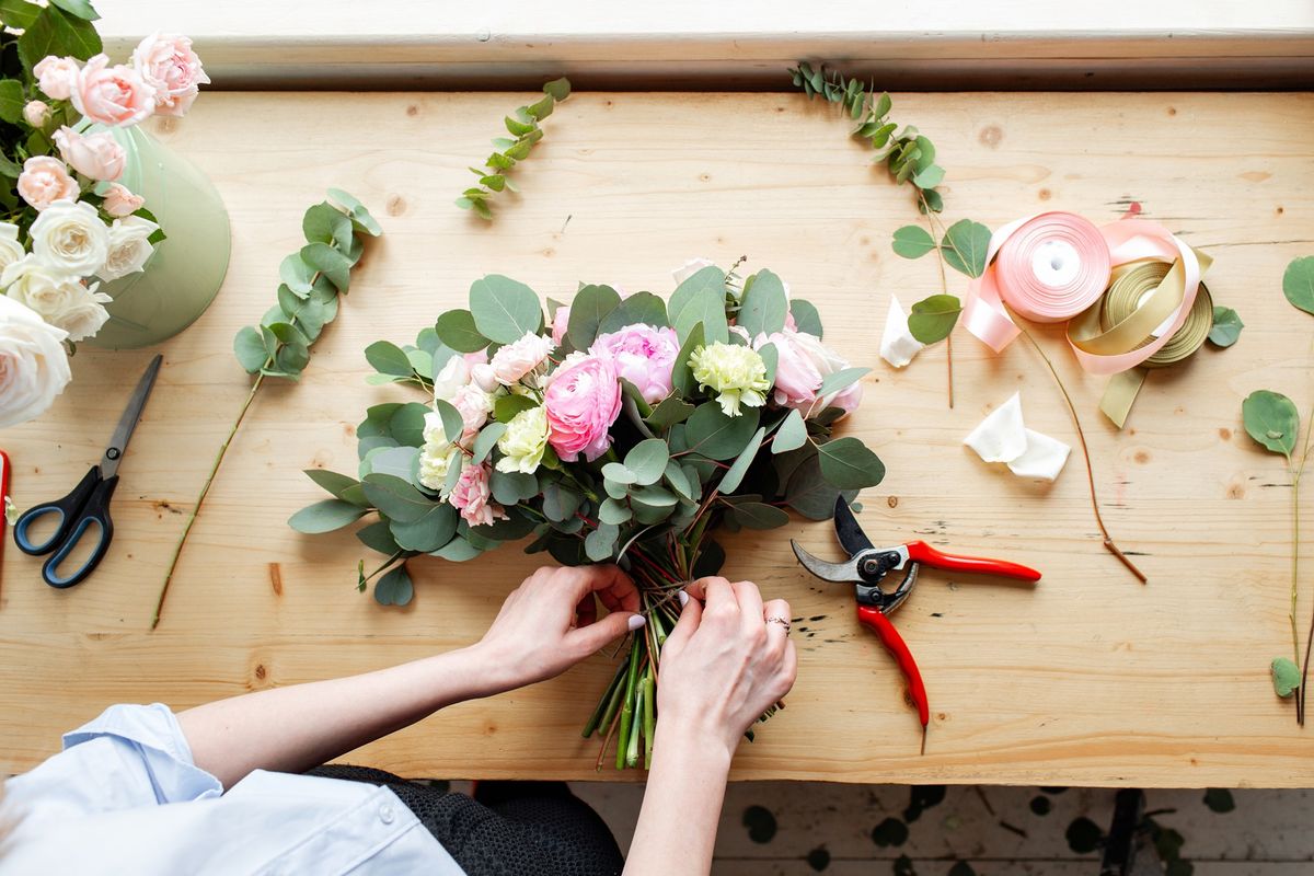 Teardrop Wreath Workshop at Dwell Home Market