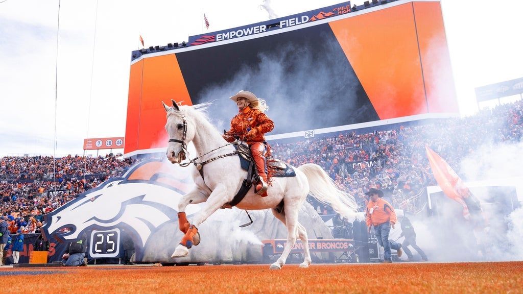 Denver Broncos - Indianapolis HALF PRICE