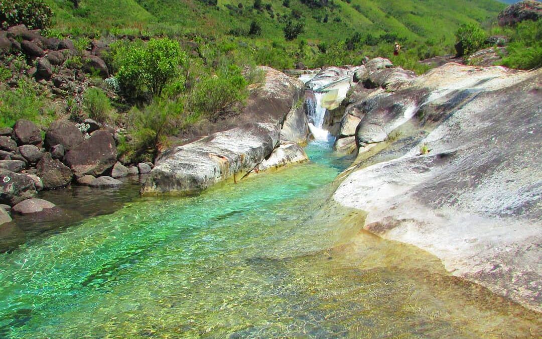 Marble Baths-Injisuthi overnight hike! Spend a night in a cave in the berg!