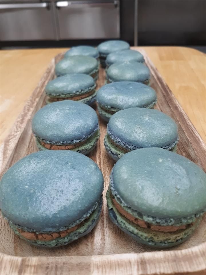 French pastry hands on baking class : Macarons and Beignets