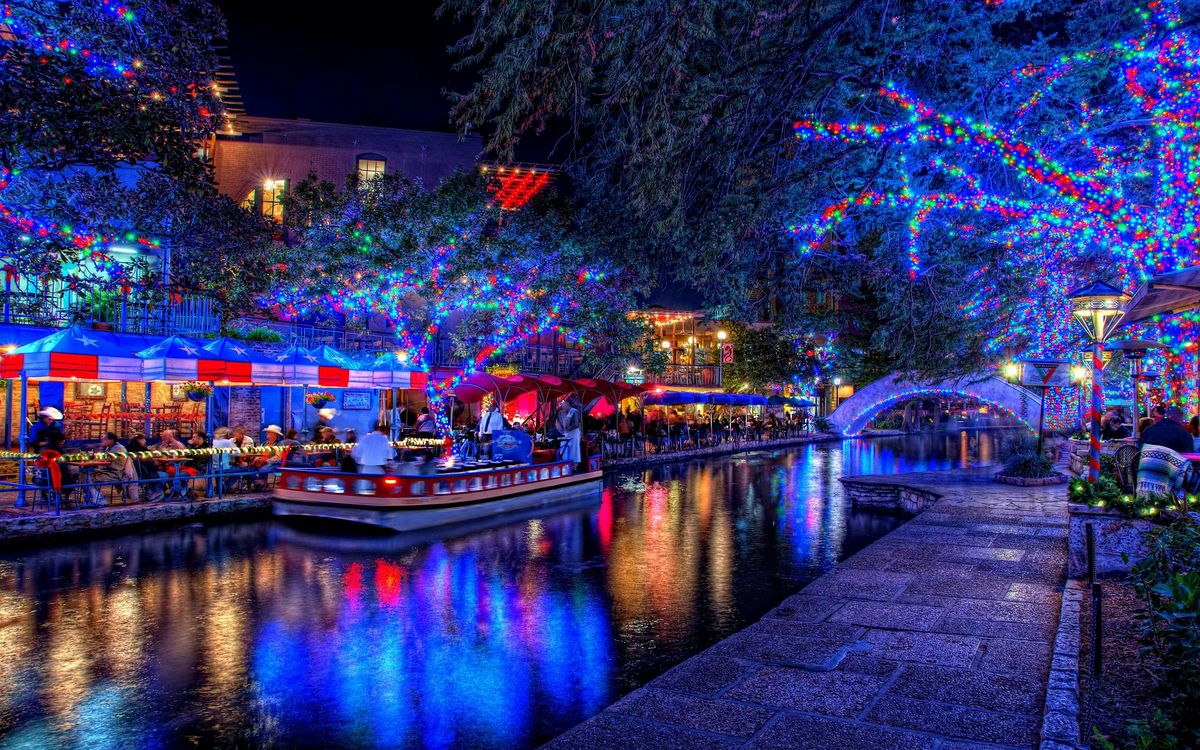 2024 Ford Holiday River Parade @ The Republic of Texas Restaurant