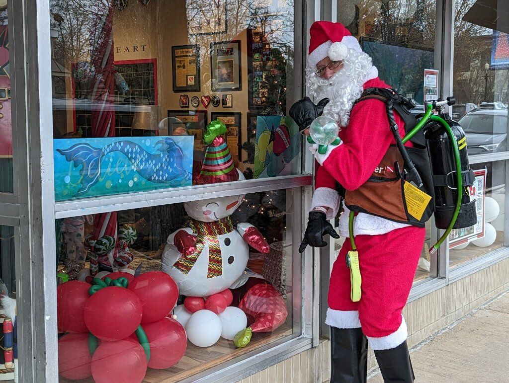 Scuba Santa