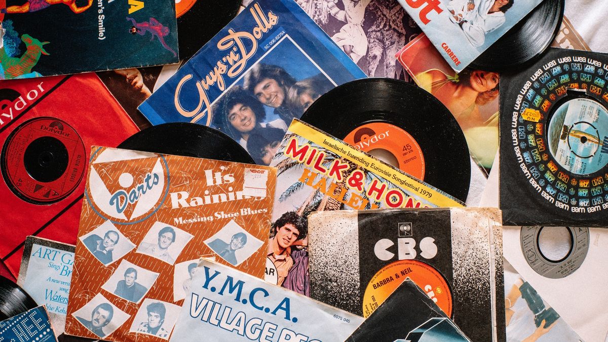 Vinyl Night - You bring it, we play it...