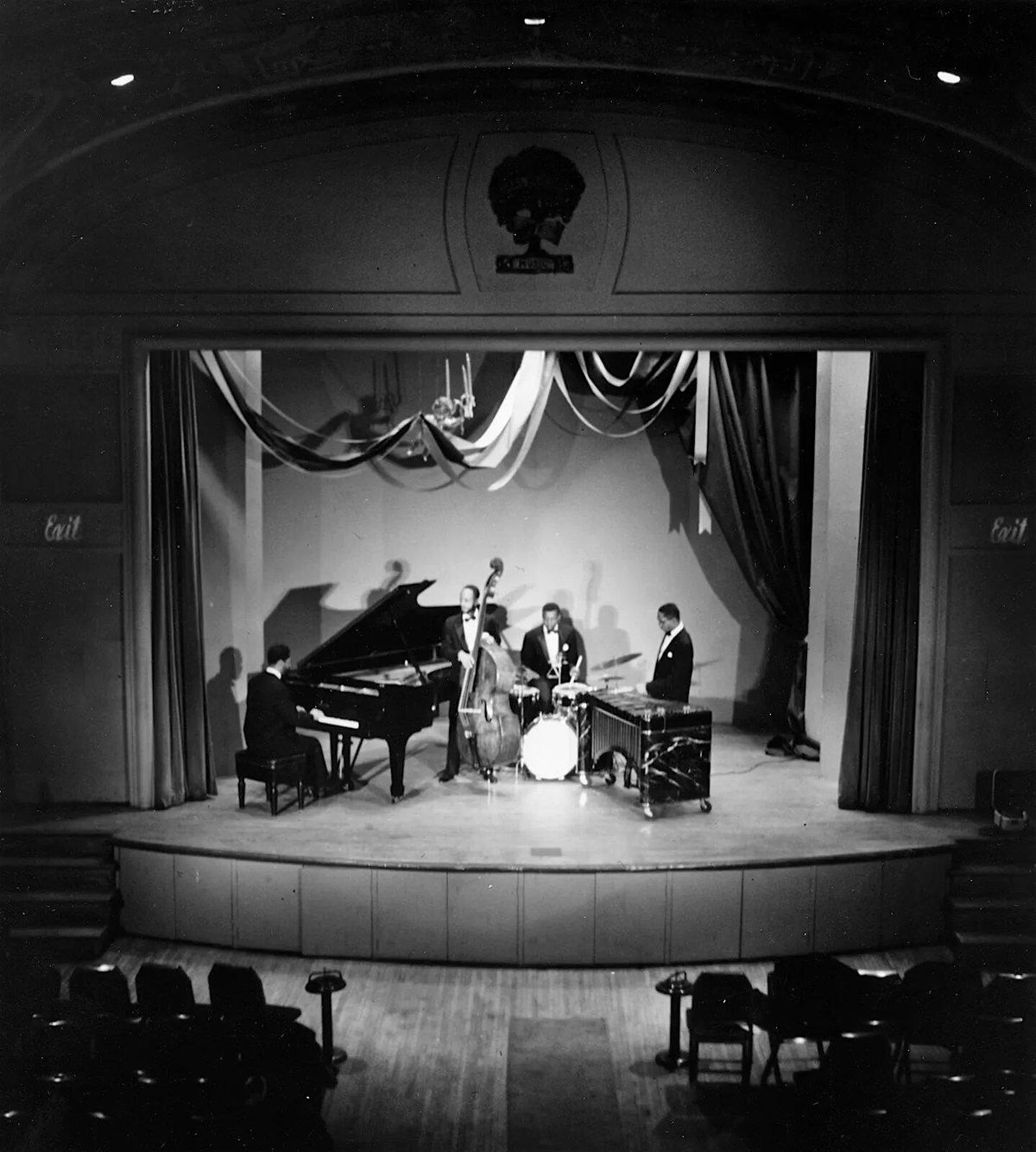 James Hall and John Olearchick play the jazz of the Modern Jazz Quartet