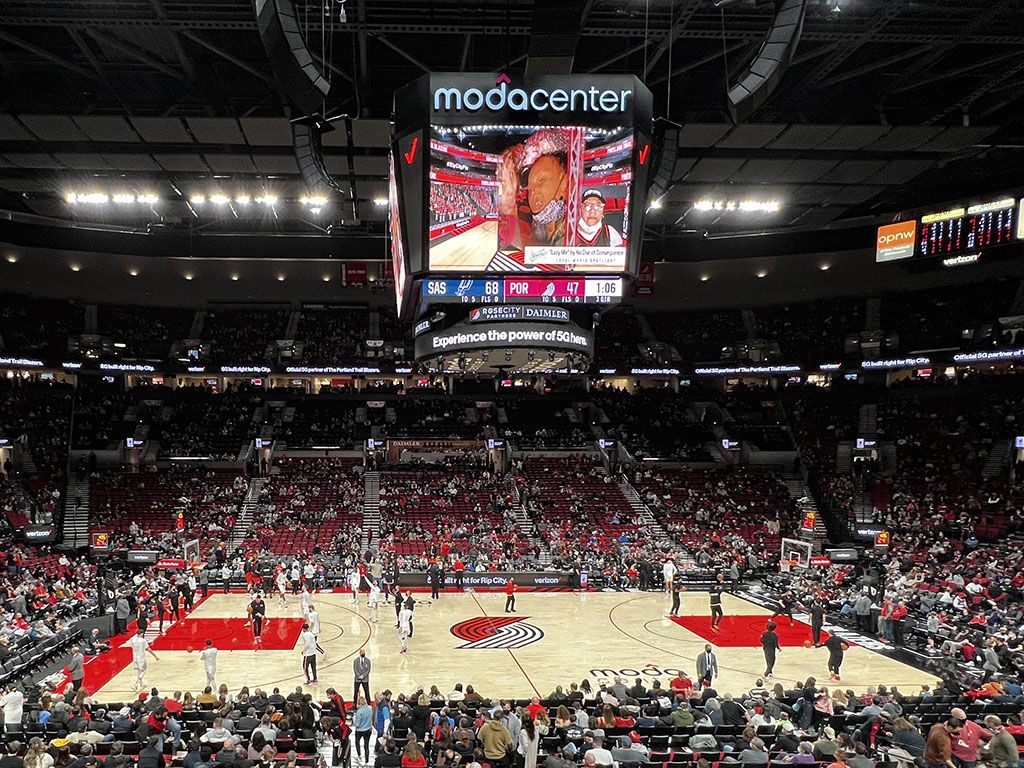 Charlotte Hornets at Portland Trail Blazers at Moda Center