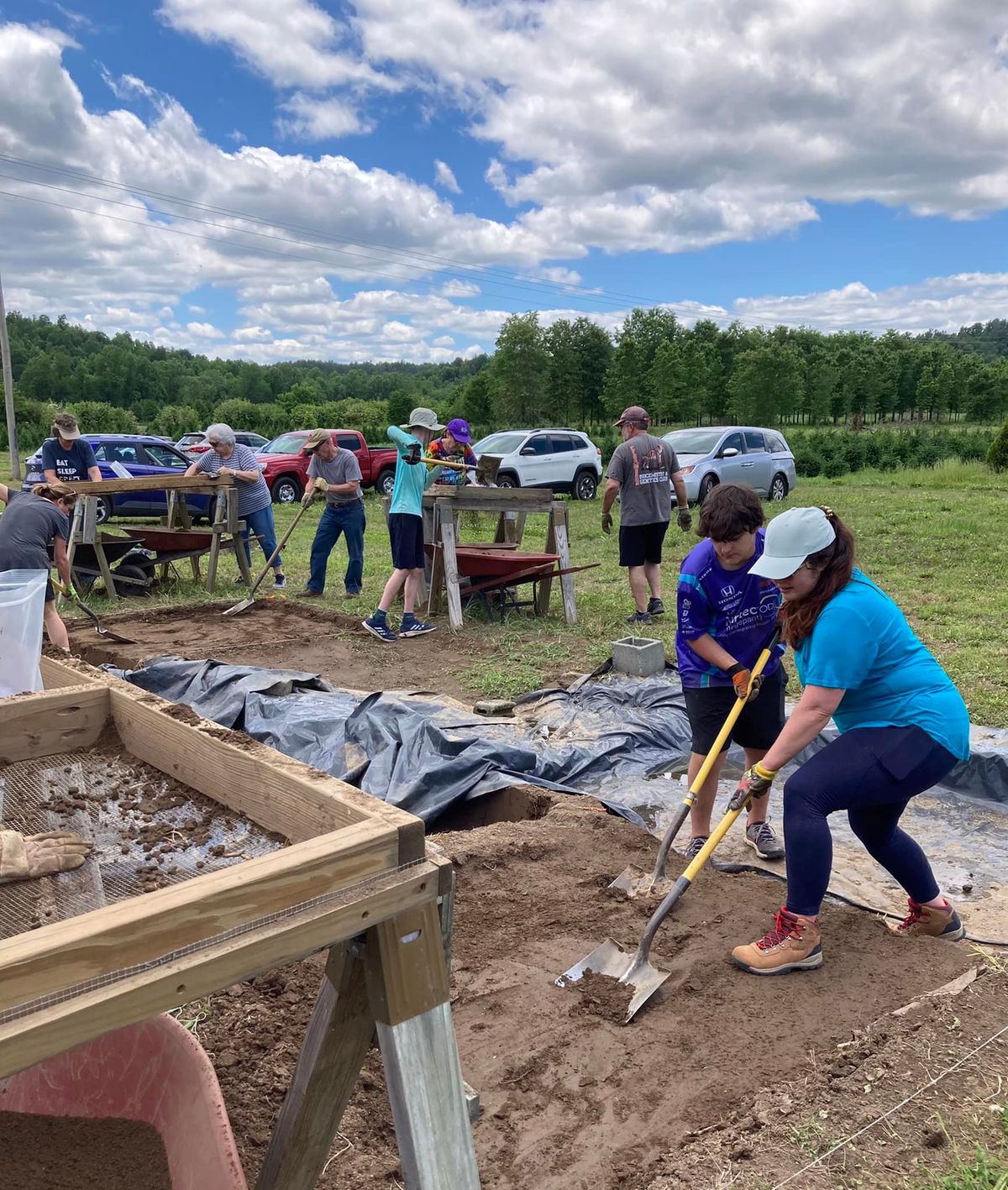 Public Archaeology Dig Day at the Berry Site