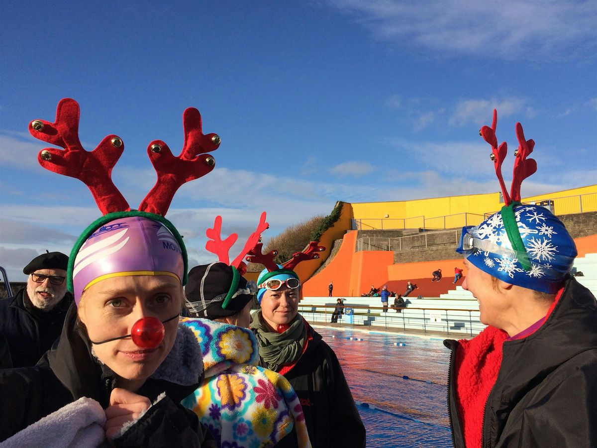 Portishead Popsicle 2024 - festive cold water swimming gala