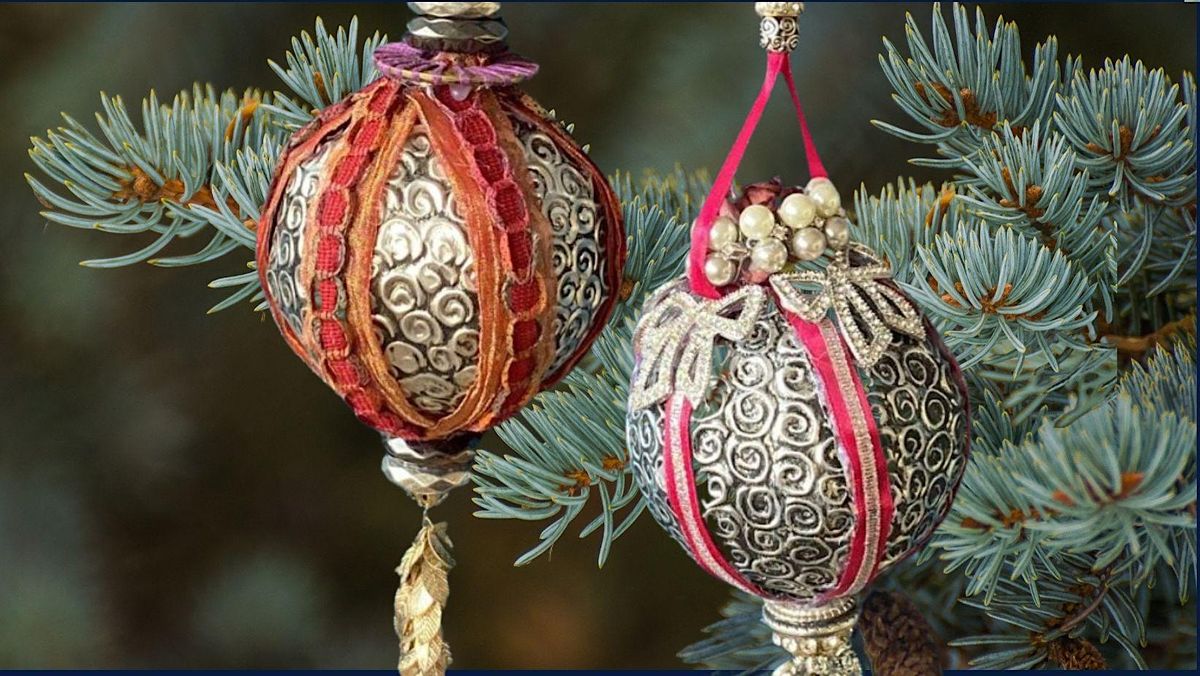 Embossed aluminium bauble with ribbon and beads