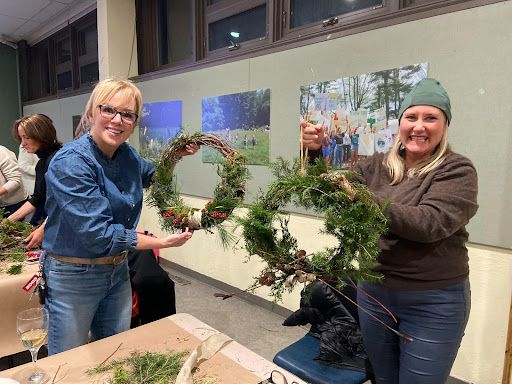 Craft & Sip: Holiday Wreath Making