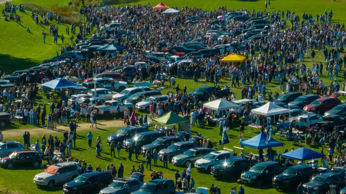 Parking New Hampshire Wildcats at Dartmouth Big Green Football