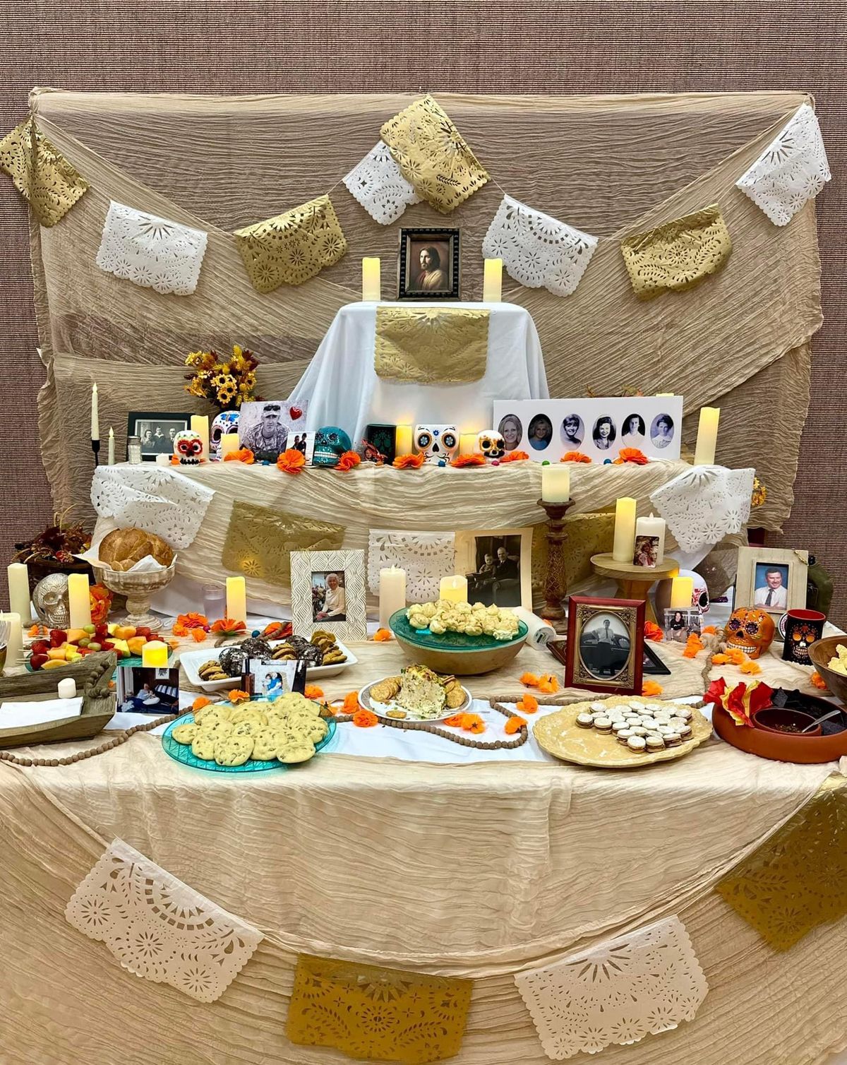 Neighborhood D\u00eda de los muertos Celebration hosted by SW9 Ward