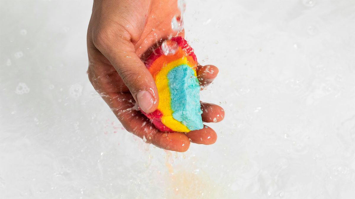 Planes en Barcelona: Taller de burbuja de ba\u00f1o Rainbow en Lush Illa