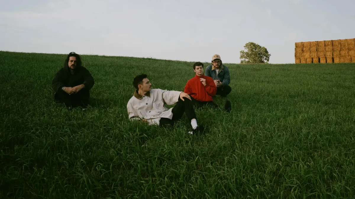 Grayscale, Sick Joy in City of Nottingham