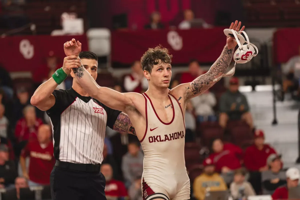 Parking North Dakota State Bison at Minnesota Golden Gophers Wrestling