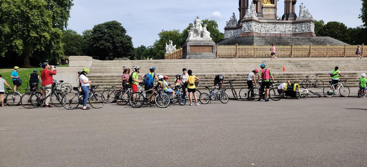 Hammersmith Safer Cycle Pathway Festive Celebration Family Ride