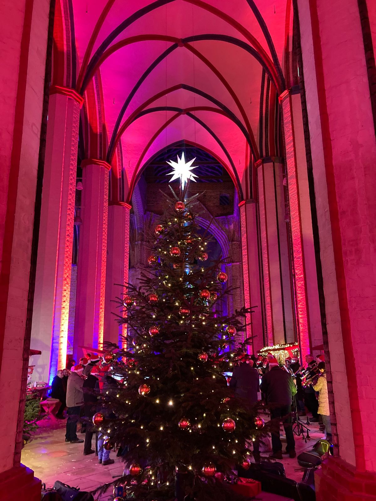 Adventsmarkt in der Marienkirche von Frankfurt (Oder)