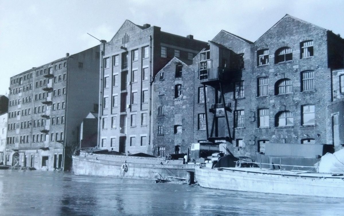 Riverside Reminiscence Walk-Brewery Wharf, Leeds