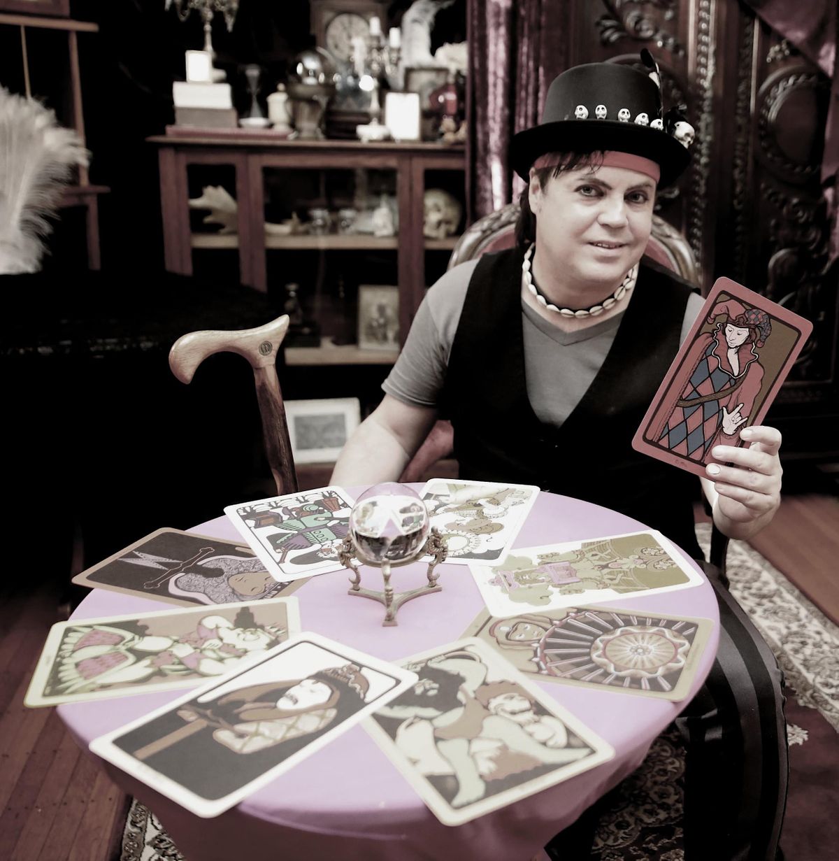 Wow! Free French Quarter Haunted Tour When You Come to This Tarot Party!