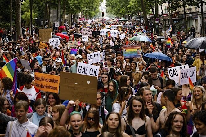 La Marche des Fiert\u00e9s \/ Gay Pride