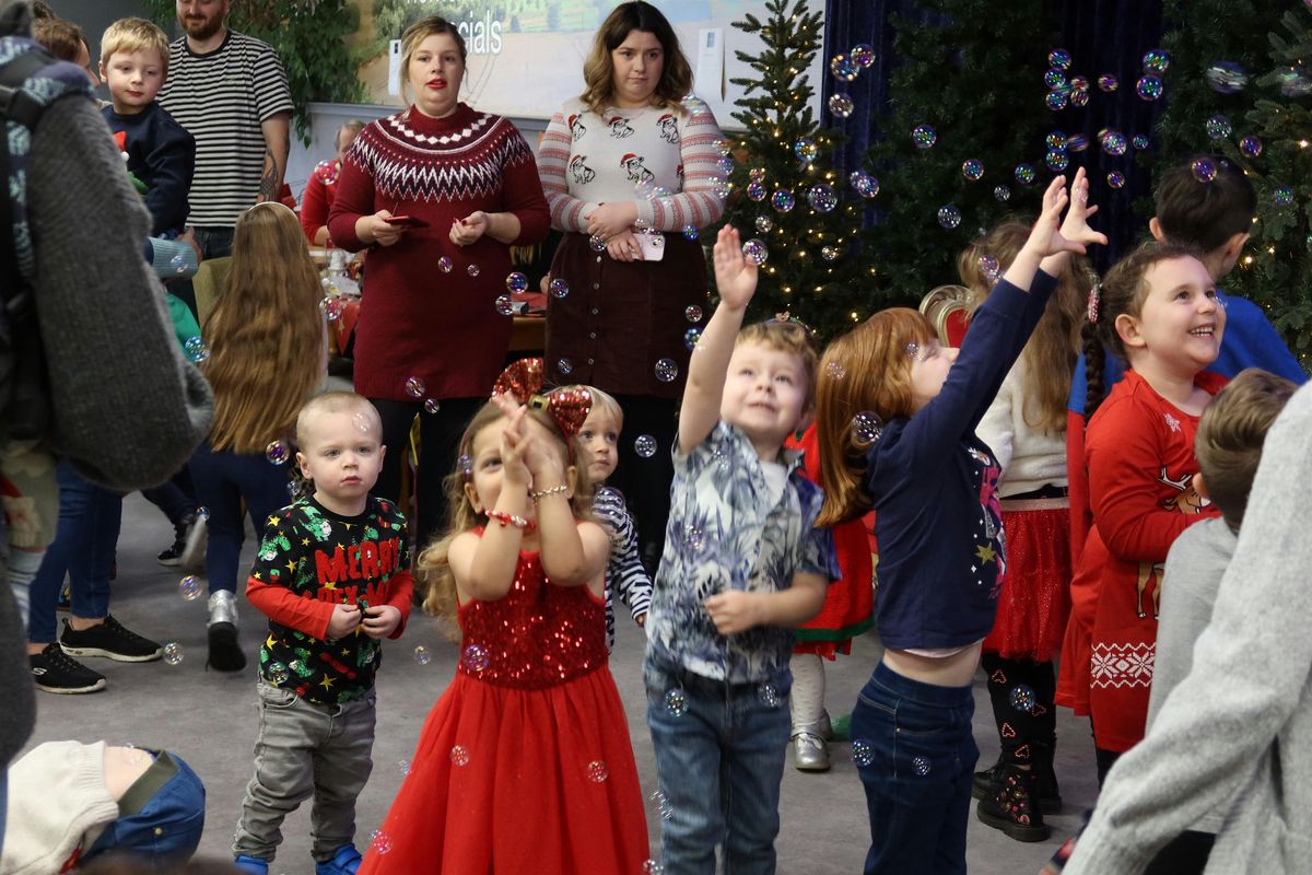 Children's Festive Fun Christmas Party, Ages 4-11.