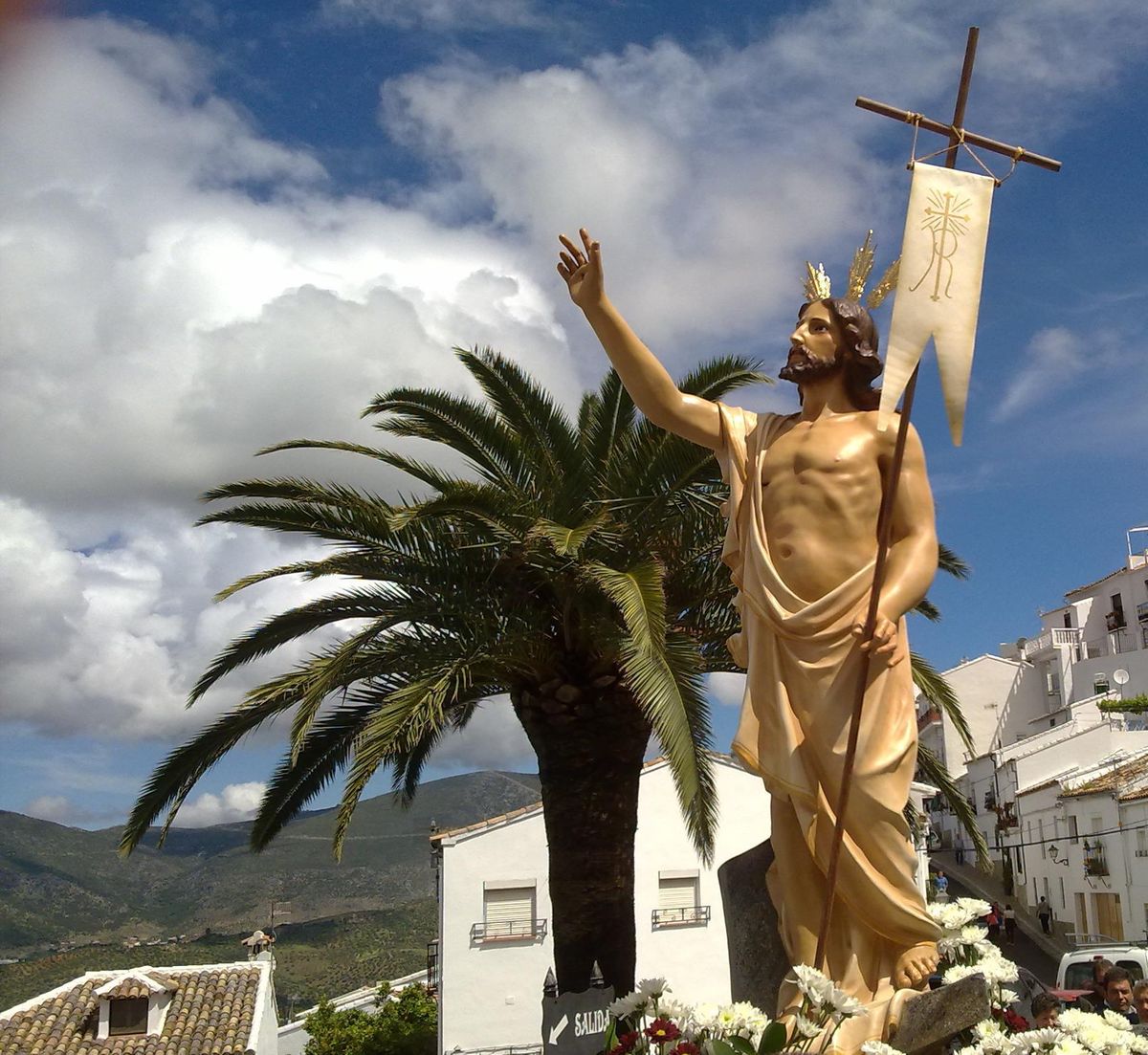 Procesion Cristo de la Sagrada Resurreccion y Ntra. Sra. de los Dolores en sus Misterios Gloriosos