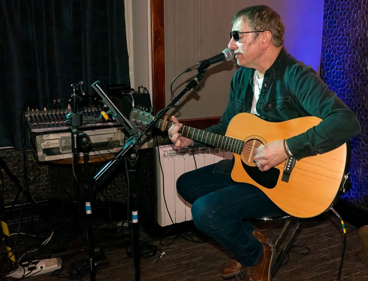 Strictly Acoustic Open Mic with Andy Johnson 