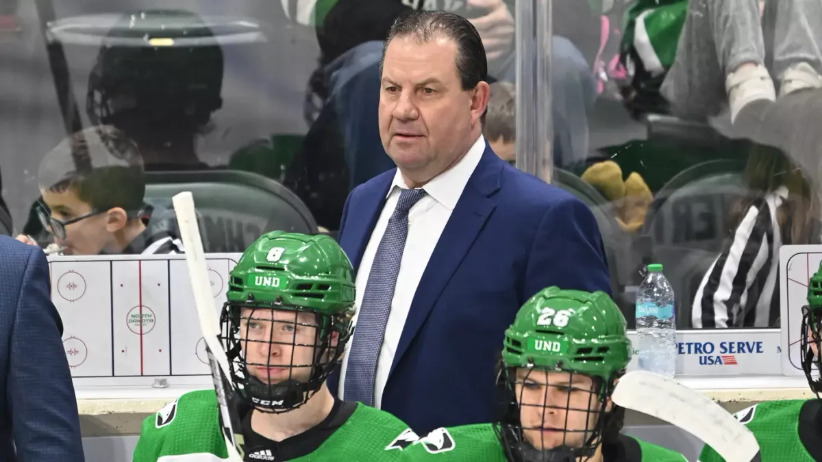 North Dakota Fighting Hawks at St. Cloud State Huskies Mens Hockey