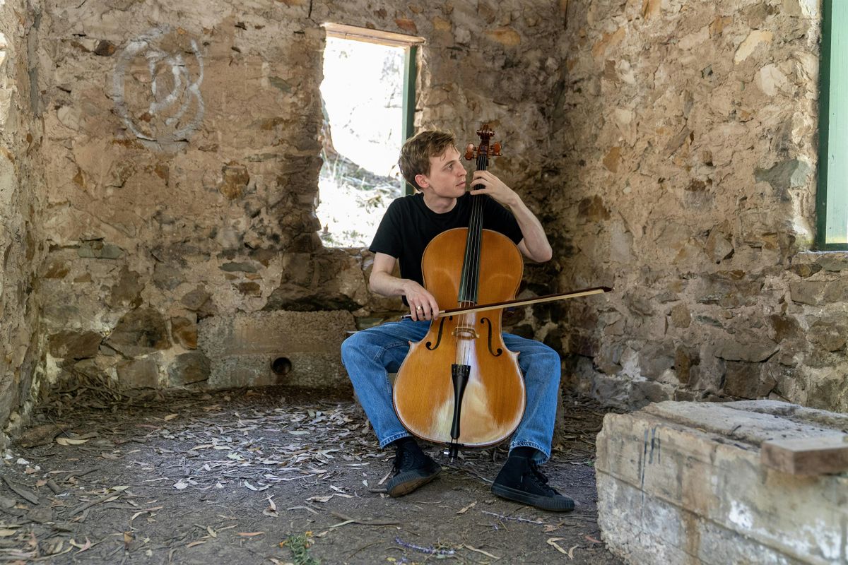William Jack (multi-style cellist) - Live in Aberdeen