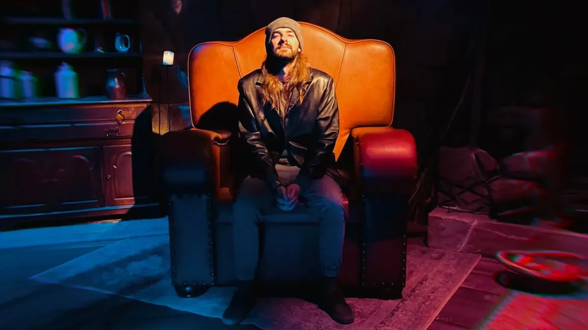 Manic Wave at Vinyl at Center Stage