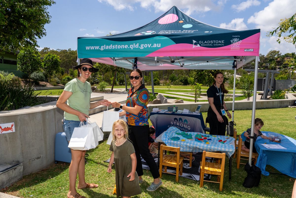 Neighbours Every Day | Picnic at the Precinct