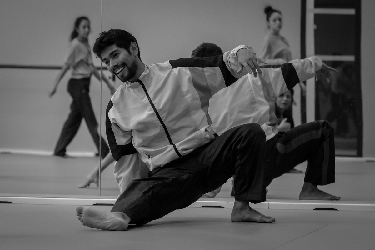 Contemporary Dance Class: Movement, Expression & Technique