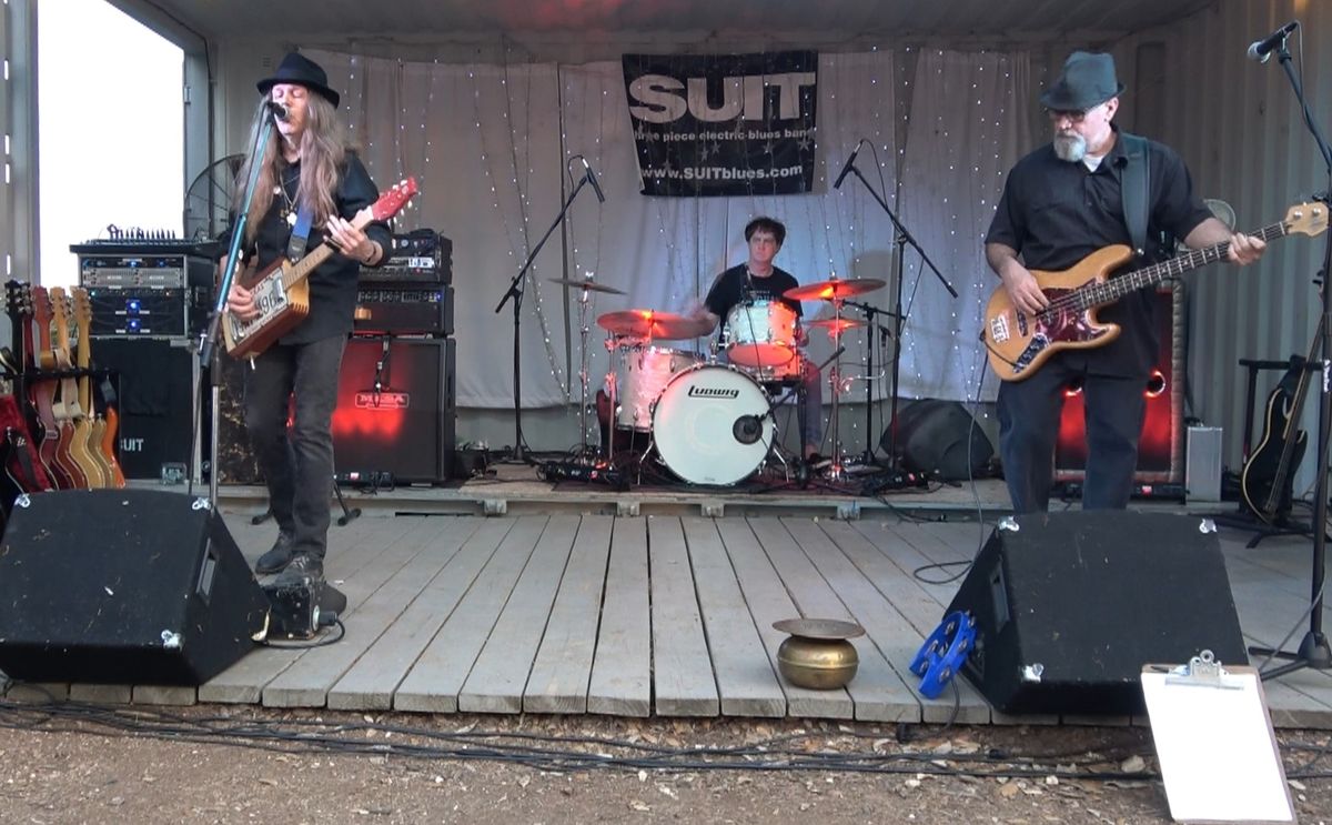 Live Music Saturday with SUIT