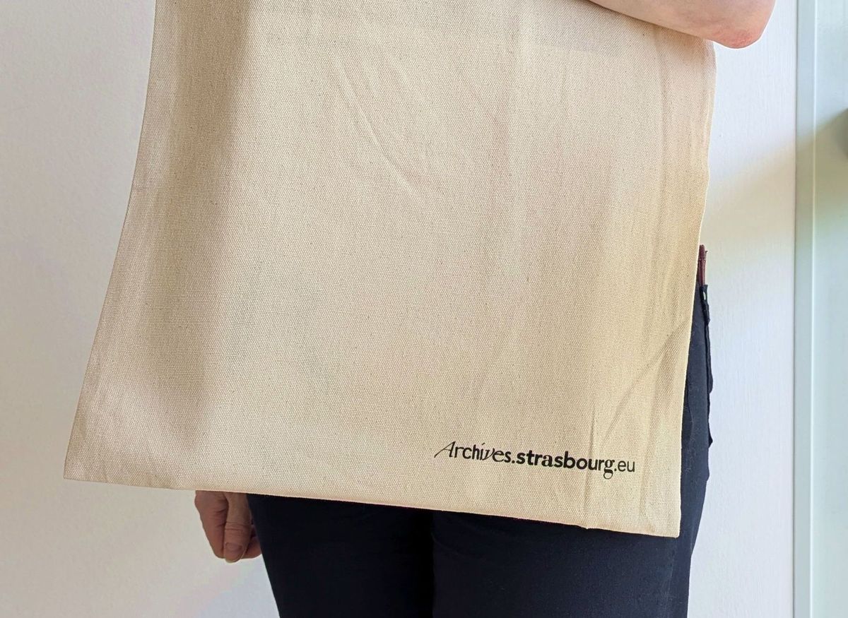 JEP - \ud83d\udc5c Atelier de cyanotypie sur totebag : des cr\u00e9ations uniques !