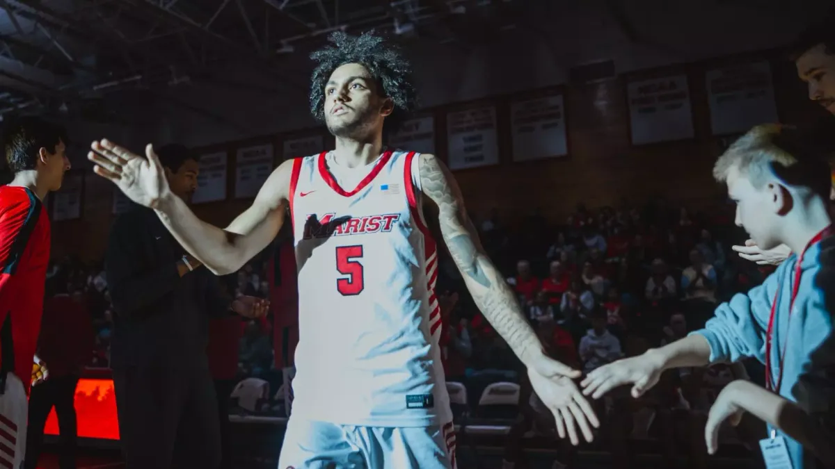 Parking Saint Peter's Peacocks at Marist Red Foxes Womens Basketball
