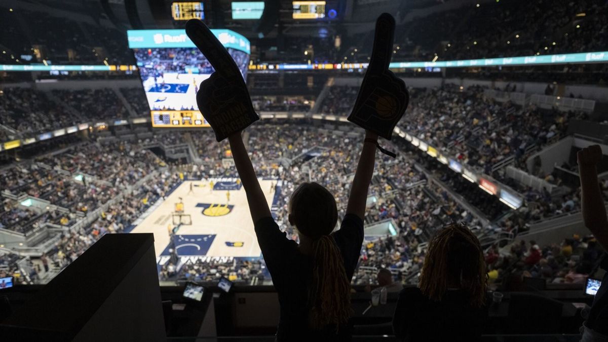 Parking Indiana Pacers at Detroit Pistons