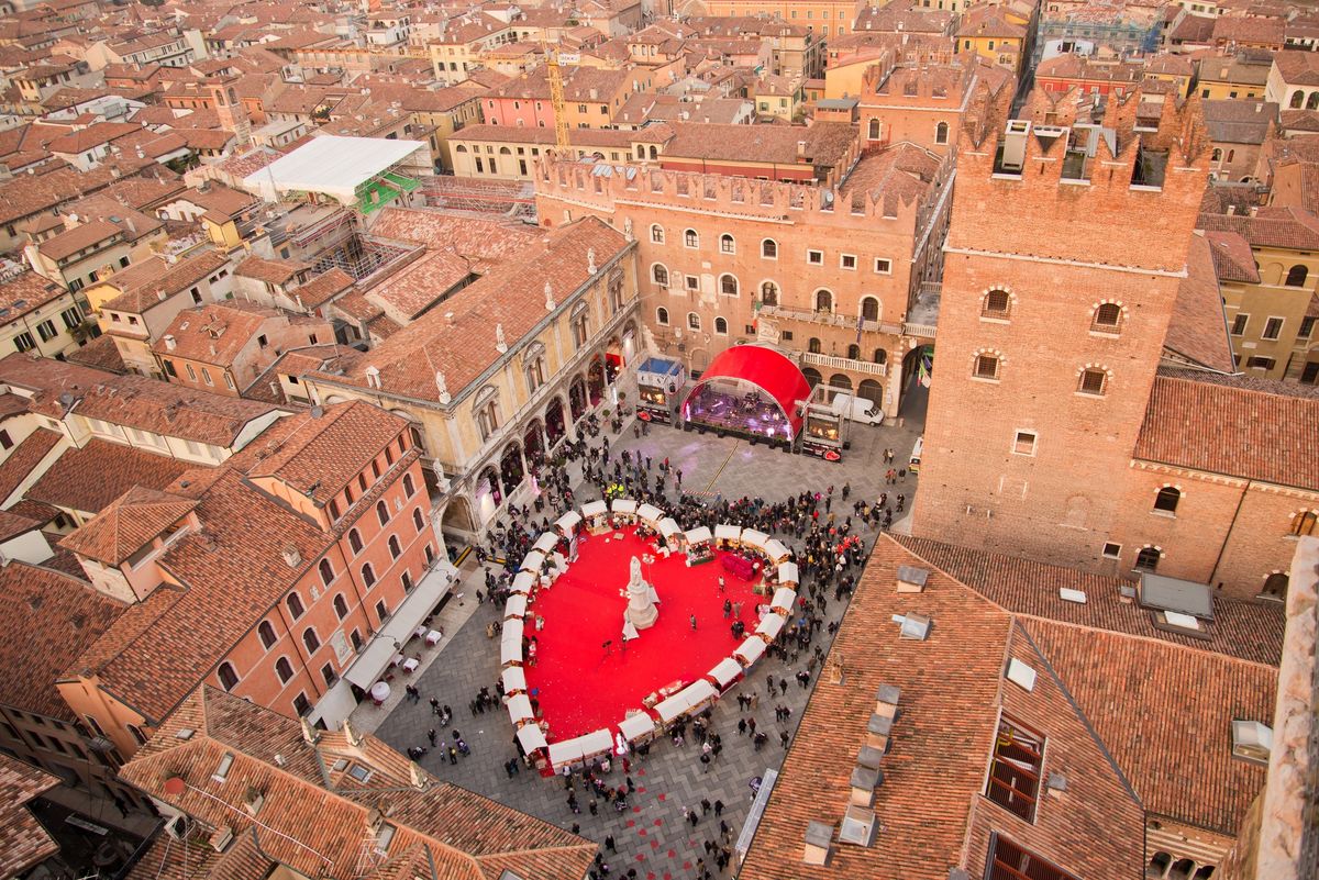 VALENTINES BALL AT THE EMBASSY OF ITALY