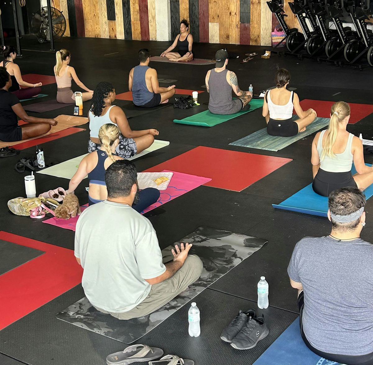 Sunday cOMmUNITY Yoga with Maki