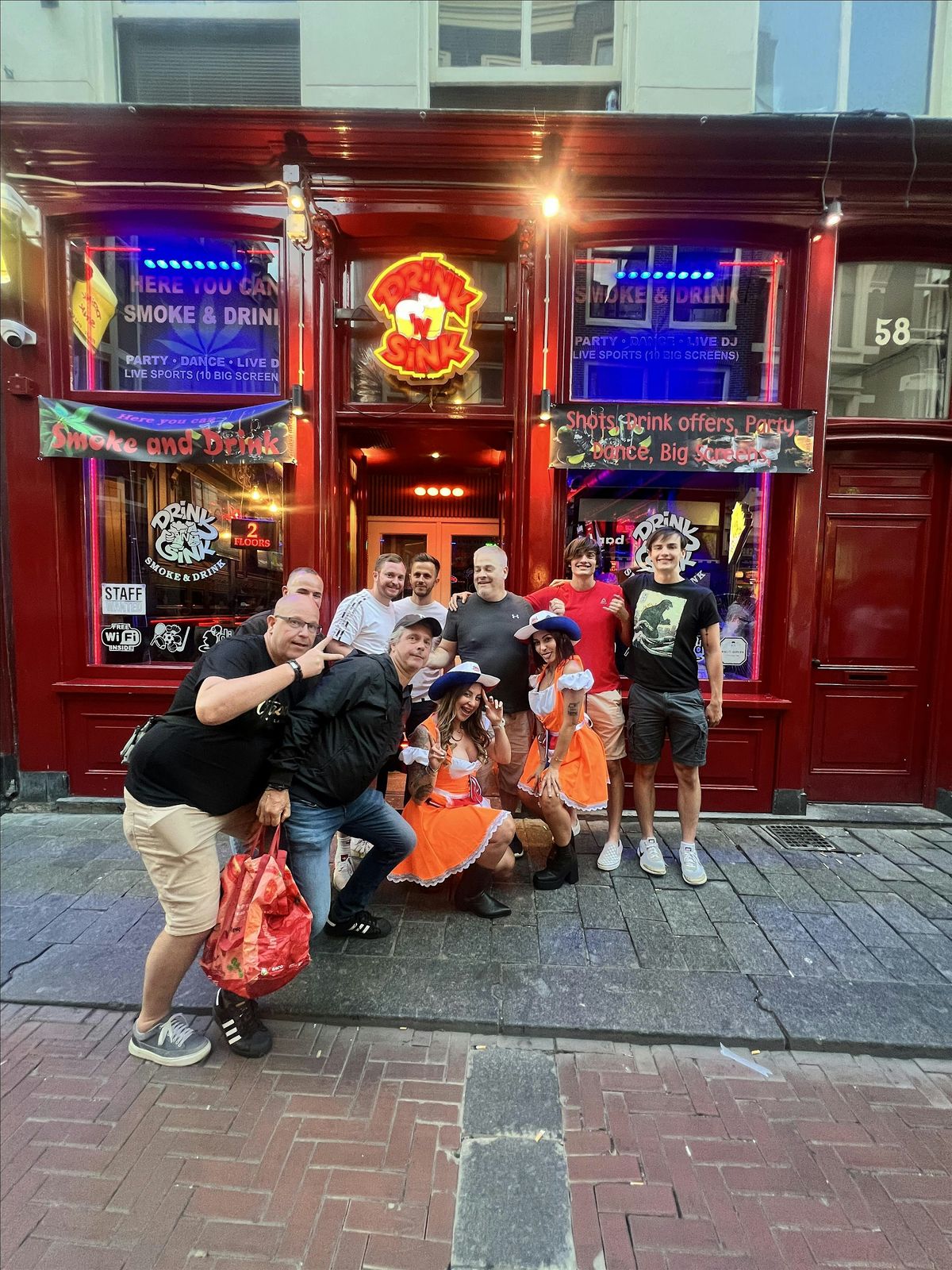 PUB CRAWL WITH BEER MAID IN AMSTERDAM!!