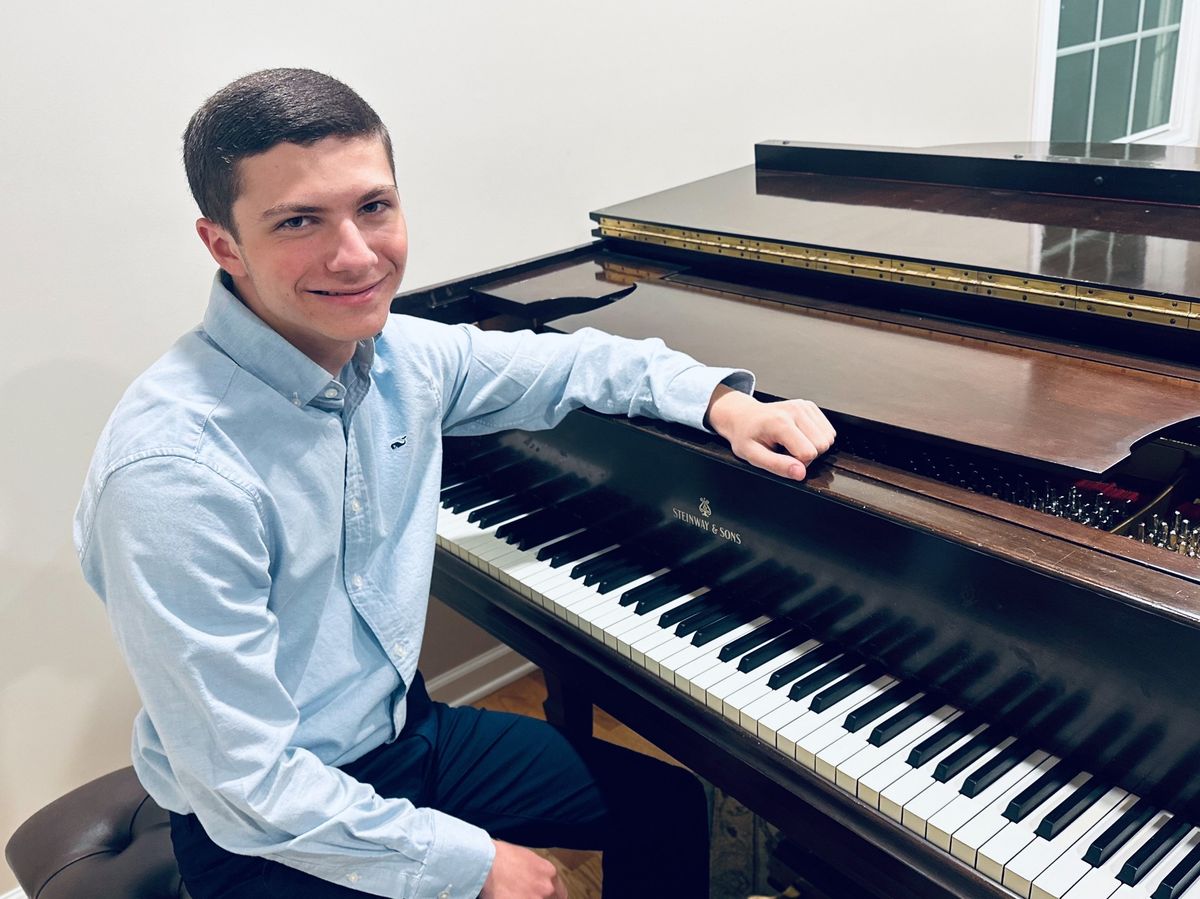 YMF presents William Lauricella, piano, featuring works by Bach, Chopin, Schumann, and Scriabin