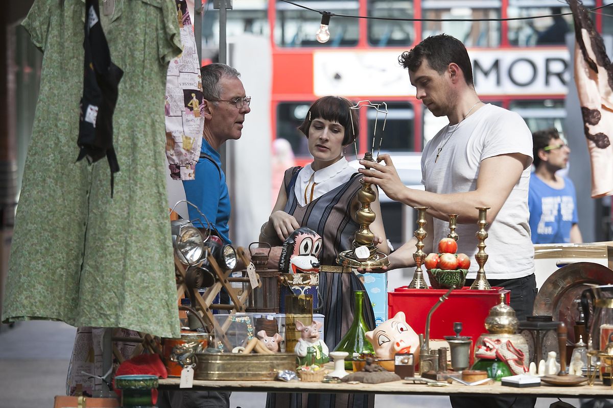 Chiswick High Road Antique and Vintage street Market