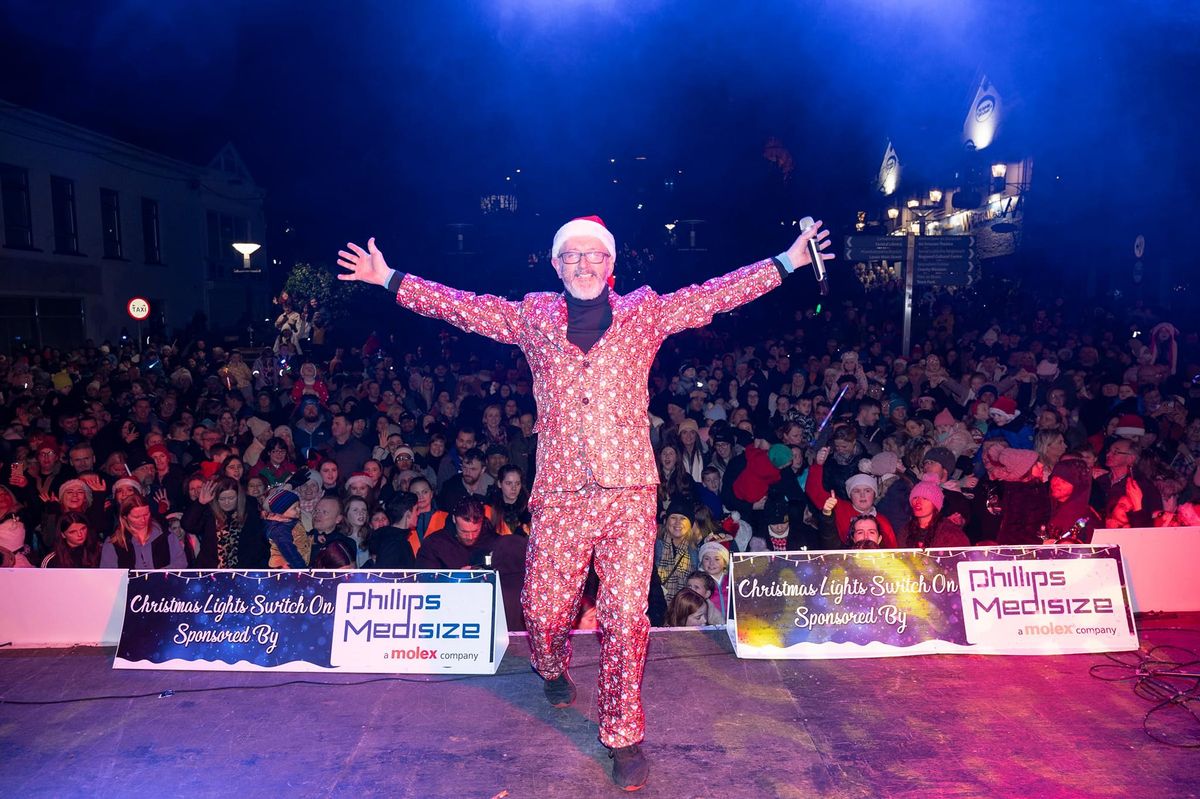 Letterkenny Christmas Lights Switch On 