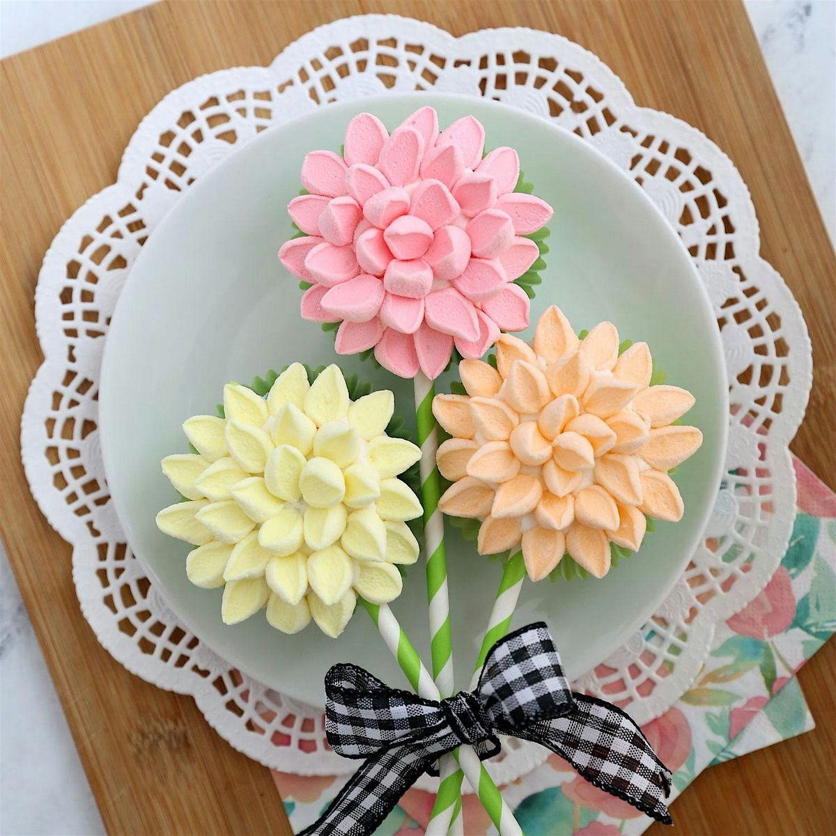 \u201cMy Mini & Me\u201d  Marshmallow Bouquet Cupcake Decorating!